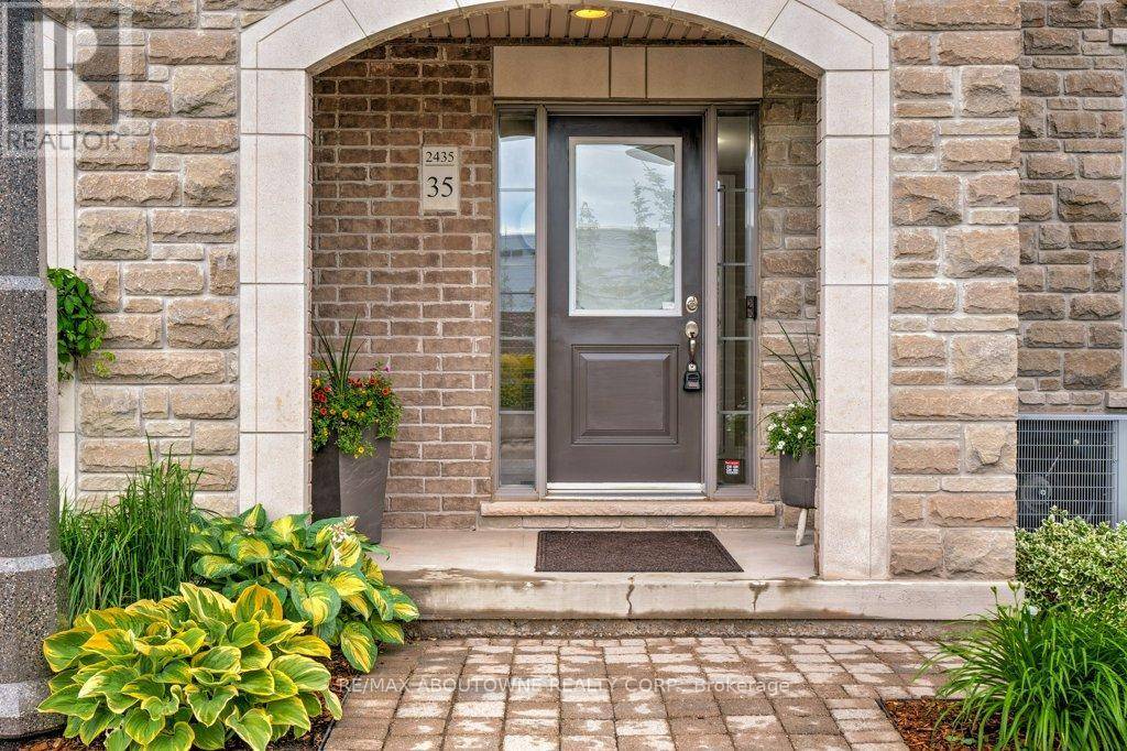 Oakville (wm Westmount), ON L6M0S4,2435 Greenwich DR #35