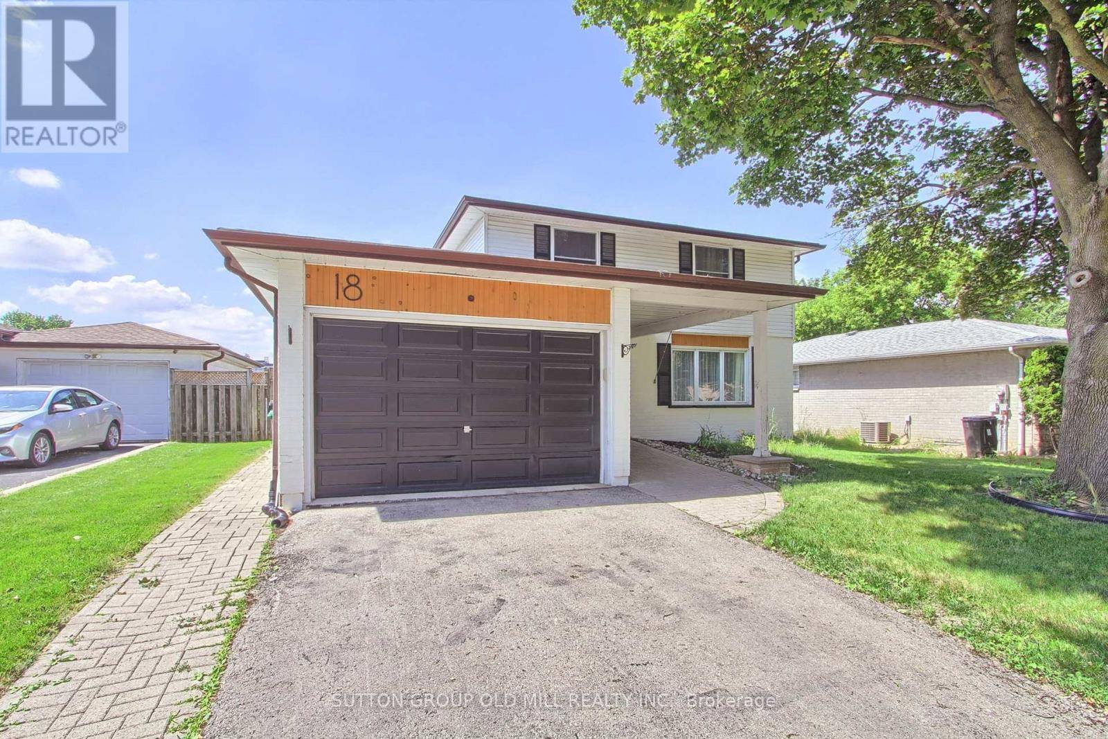 Brampton (madoc), ON L6V2C3,18 BARKWOOD COURT