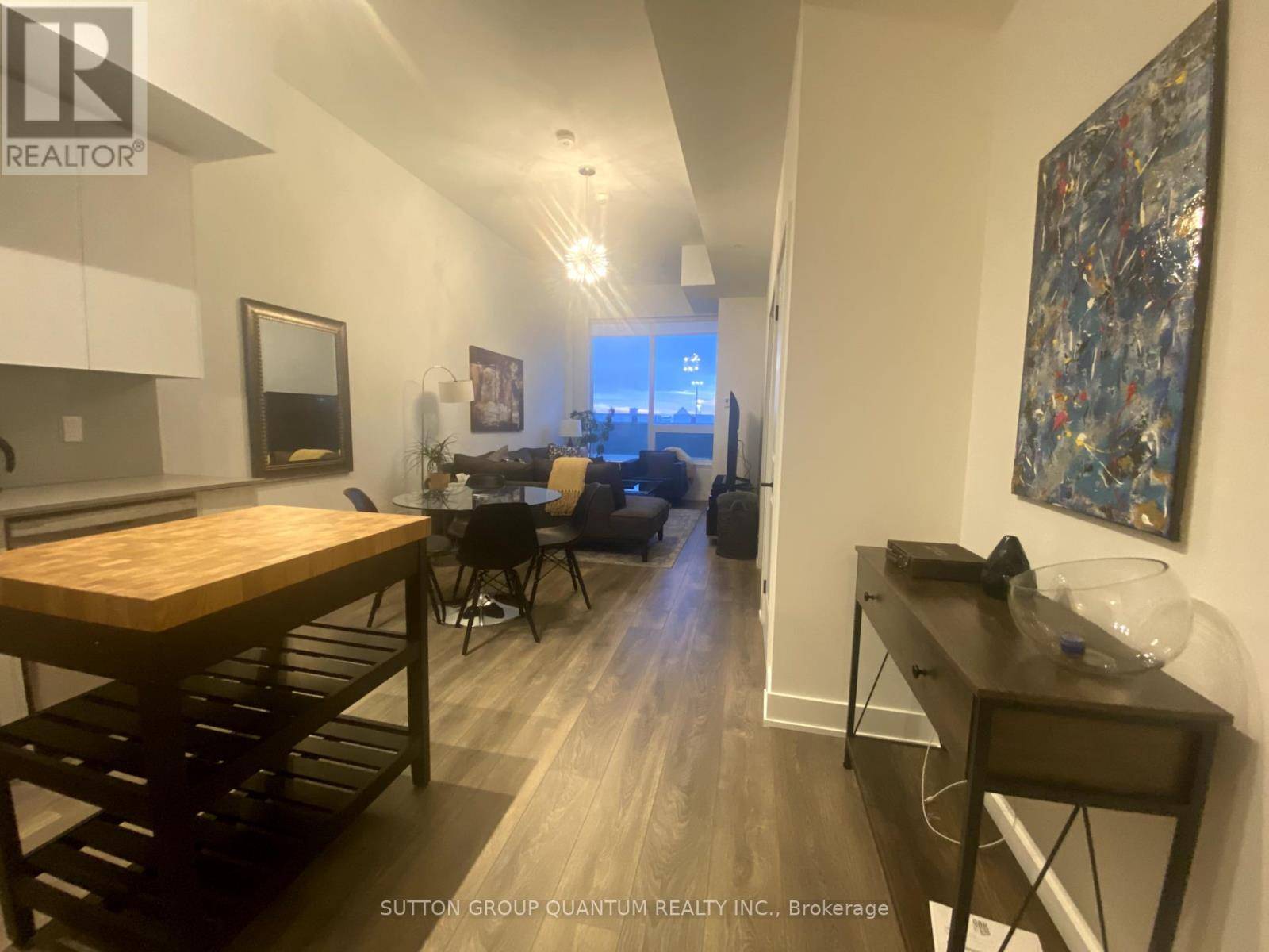 Oakville (ro River Oaks), ON L6H3R9,2489 TAUNTON RD #210