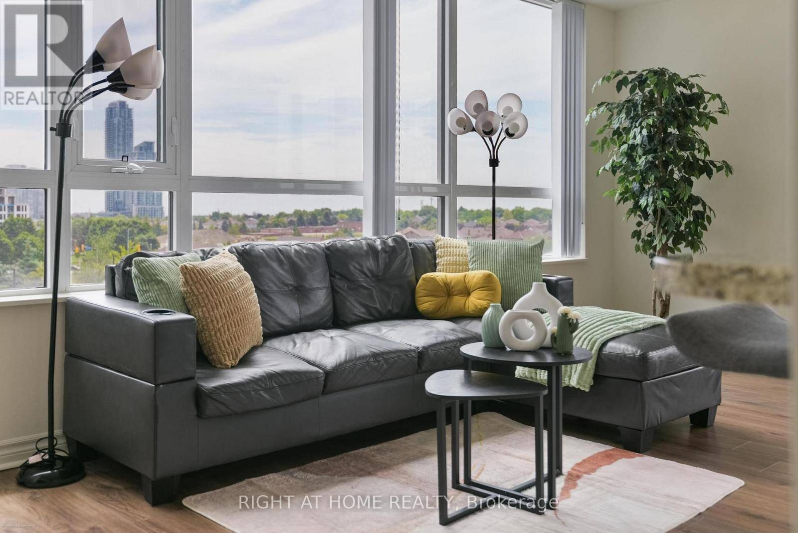 Mississauga (city Centre), ON L5B0G9,349 Rathburn RD West #515