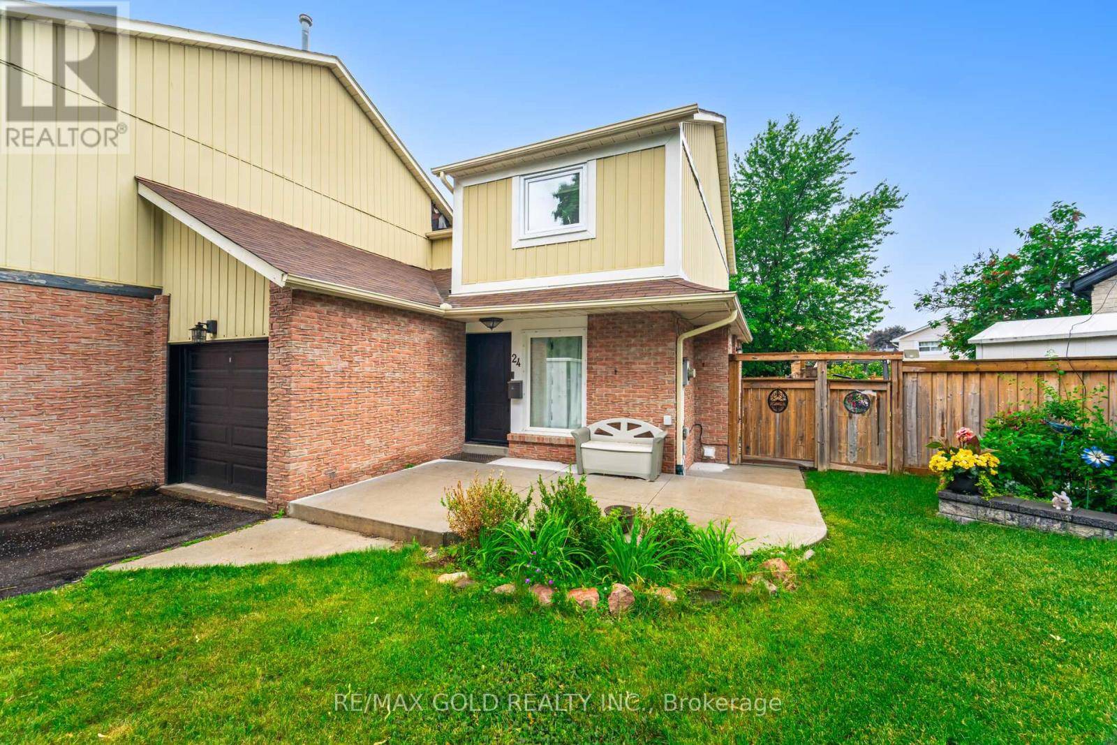 Brampton (heart Lake East), ON L6Z1N1,24 TERRY HILL