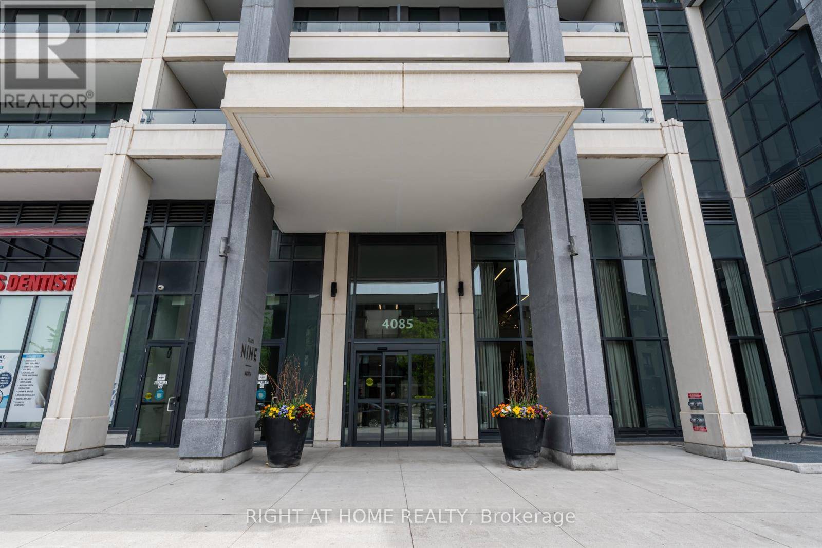 Mississauga (city Centre), ON L5B0K9,4085 Parkside Village DR #505
