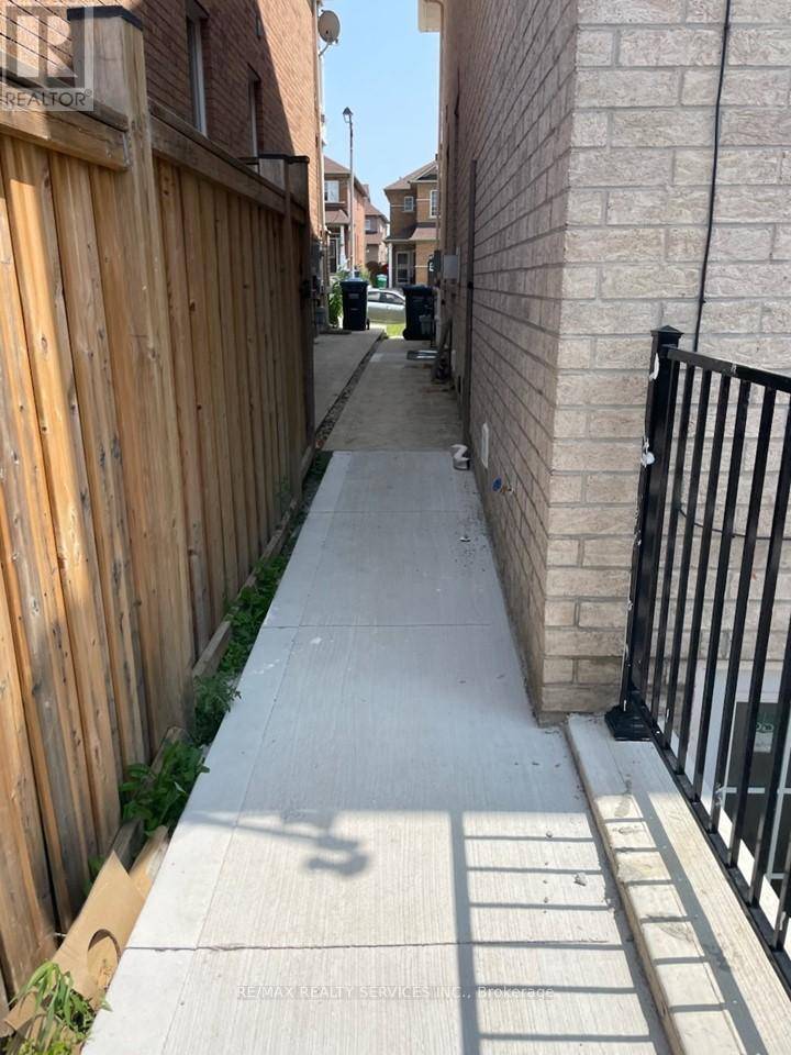 Brampton (madoc), ON L6V4N8,76 Seahorse AVE #LOWER