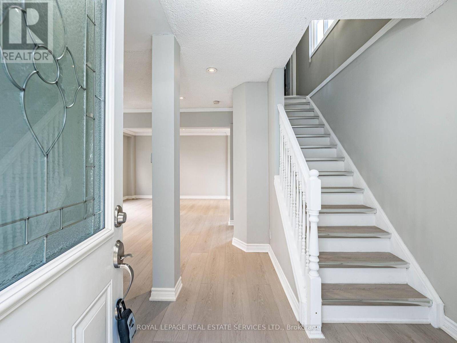 Brampton (central Park), ON L6S1Y4,20 HANDEL COURT
