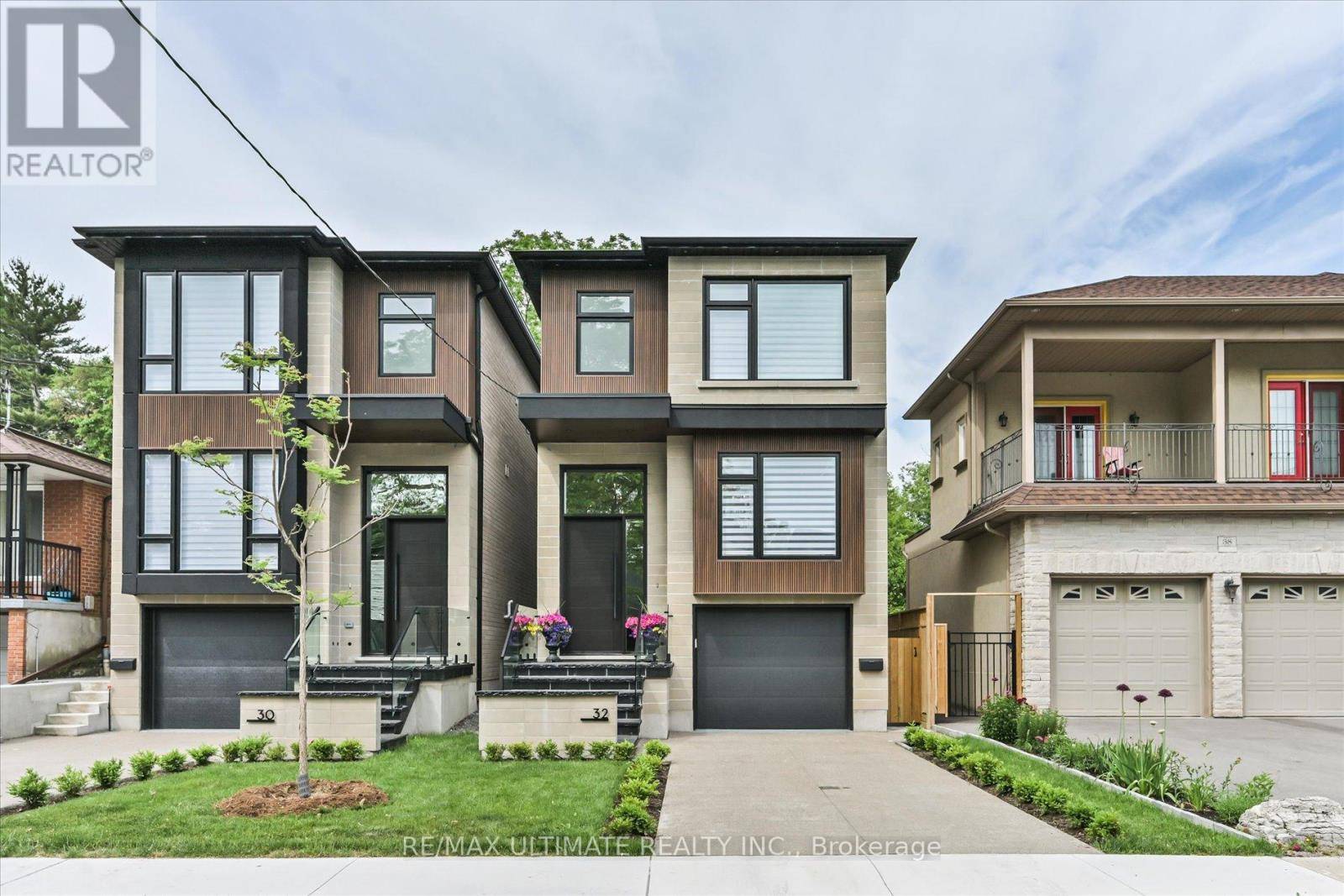 Toronto (long Branch), ON M8W3L9,32 THIRTY EIGHTH STREET