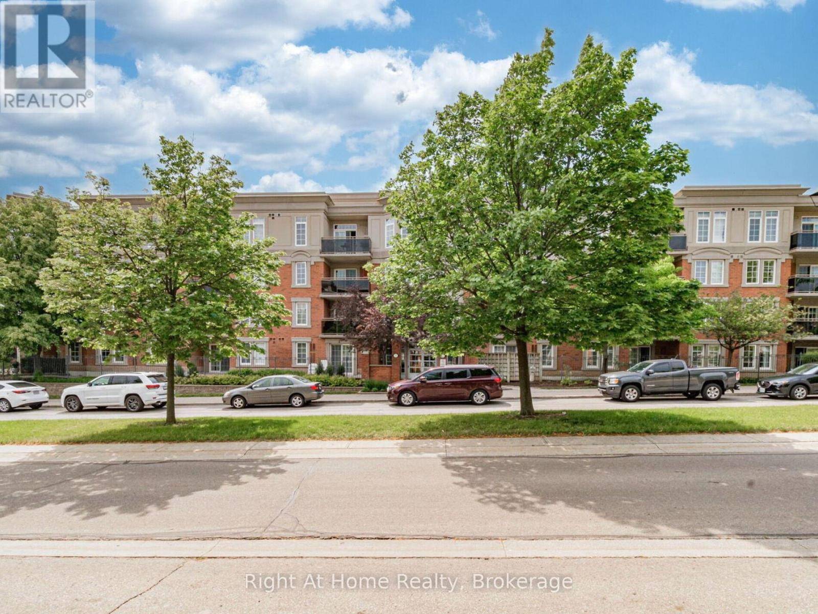 Oakville (ro River Oaks), ON L6H6V9,2300 Parkhaven BLVD #208