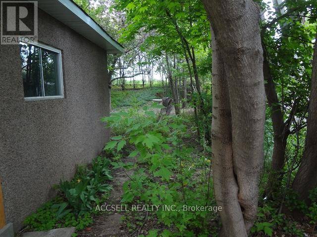 Brampton (madoc), ON L6V1Y8,179 ARCHDEKIN DRIVE