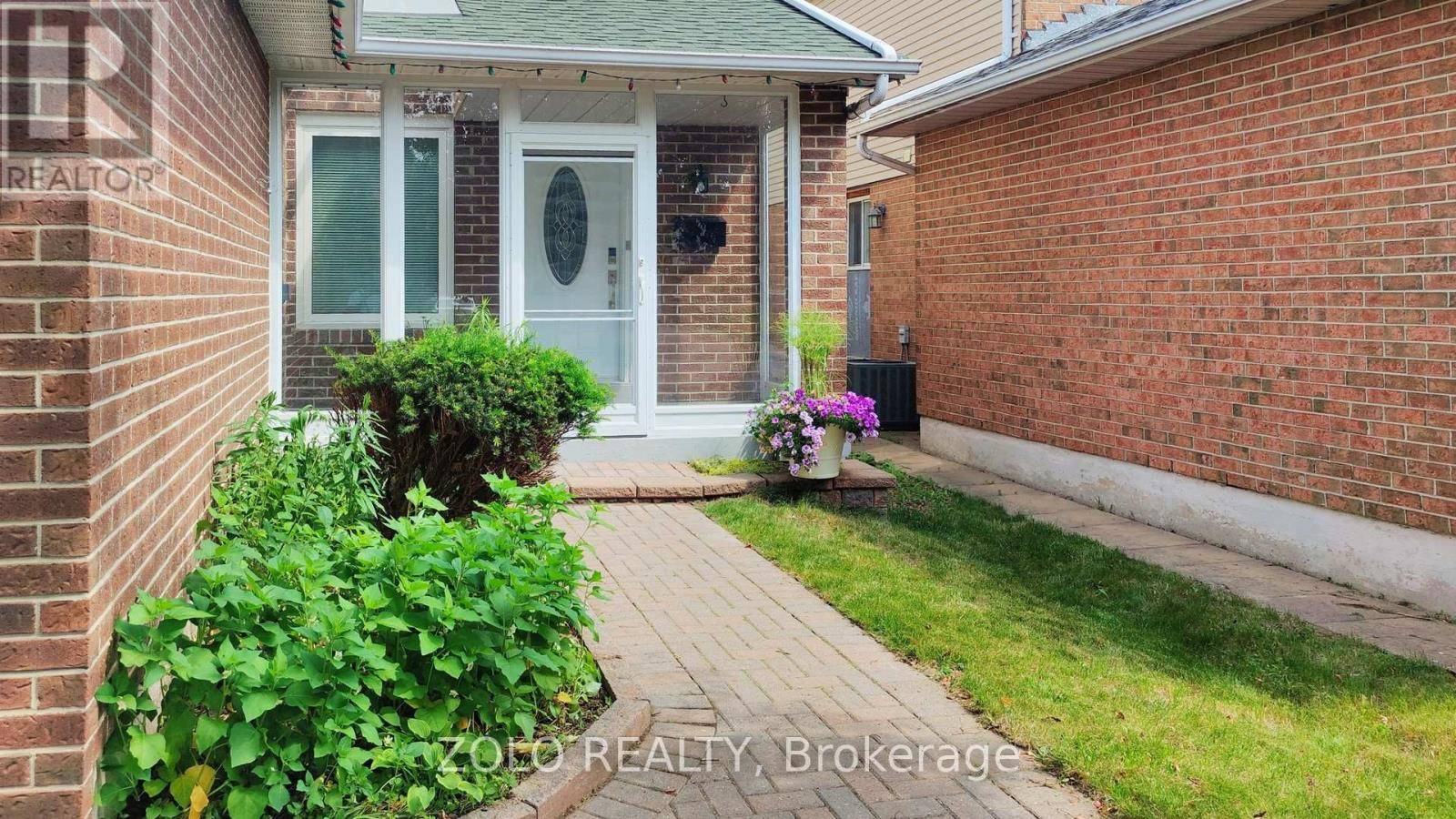 Brampton (heart Lake West), ON L6Z2B3,54 LUMINOUS COURT