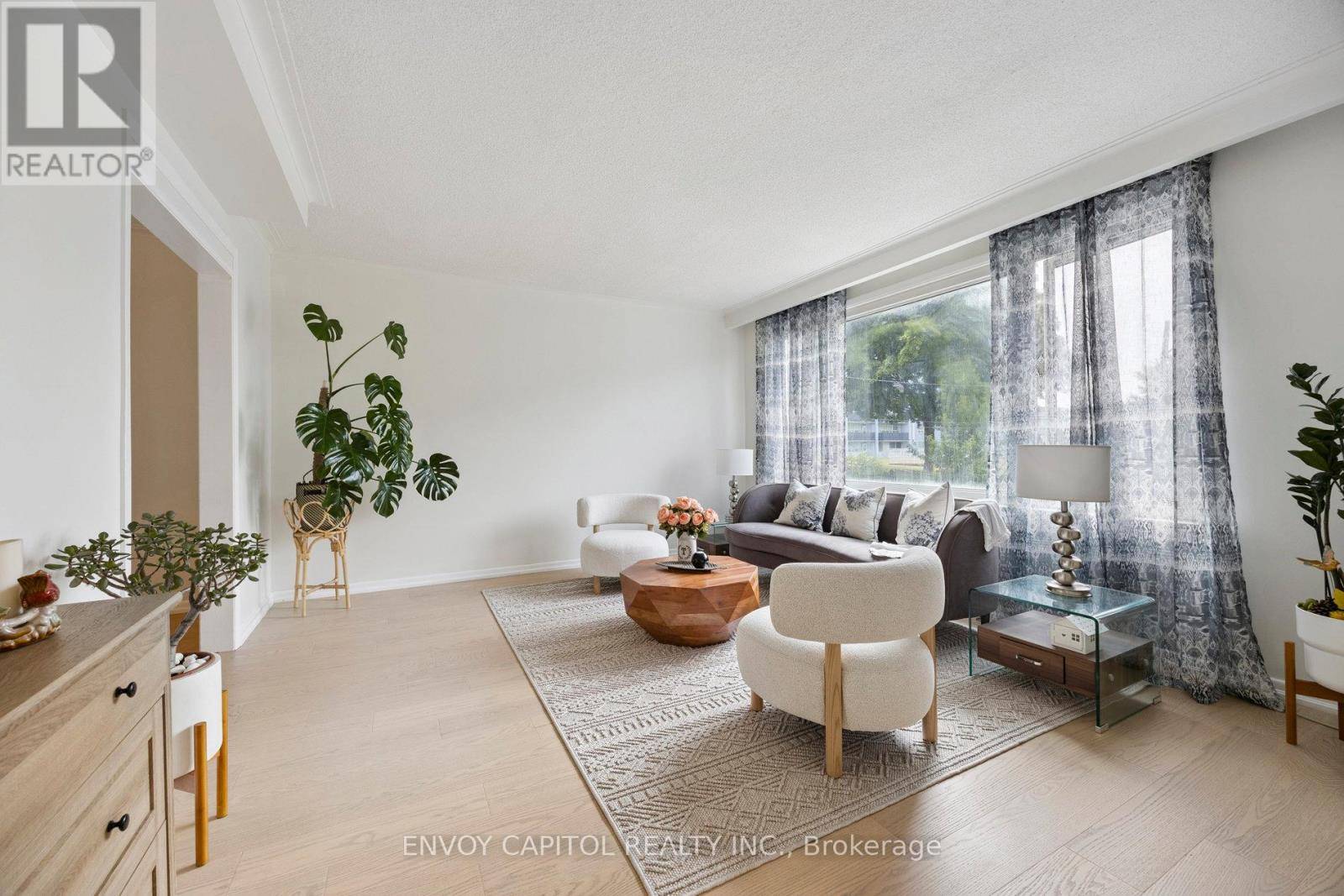 Toronto (downsview-roding-cfb), ON M3M2J1,10 WINTERGREEN ROAD
