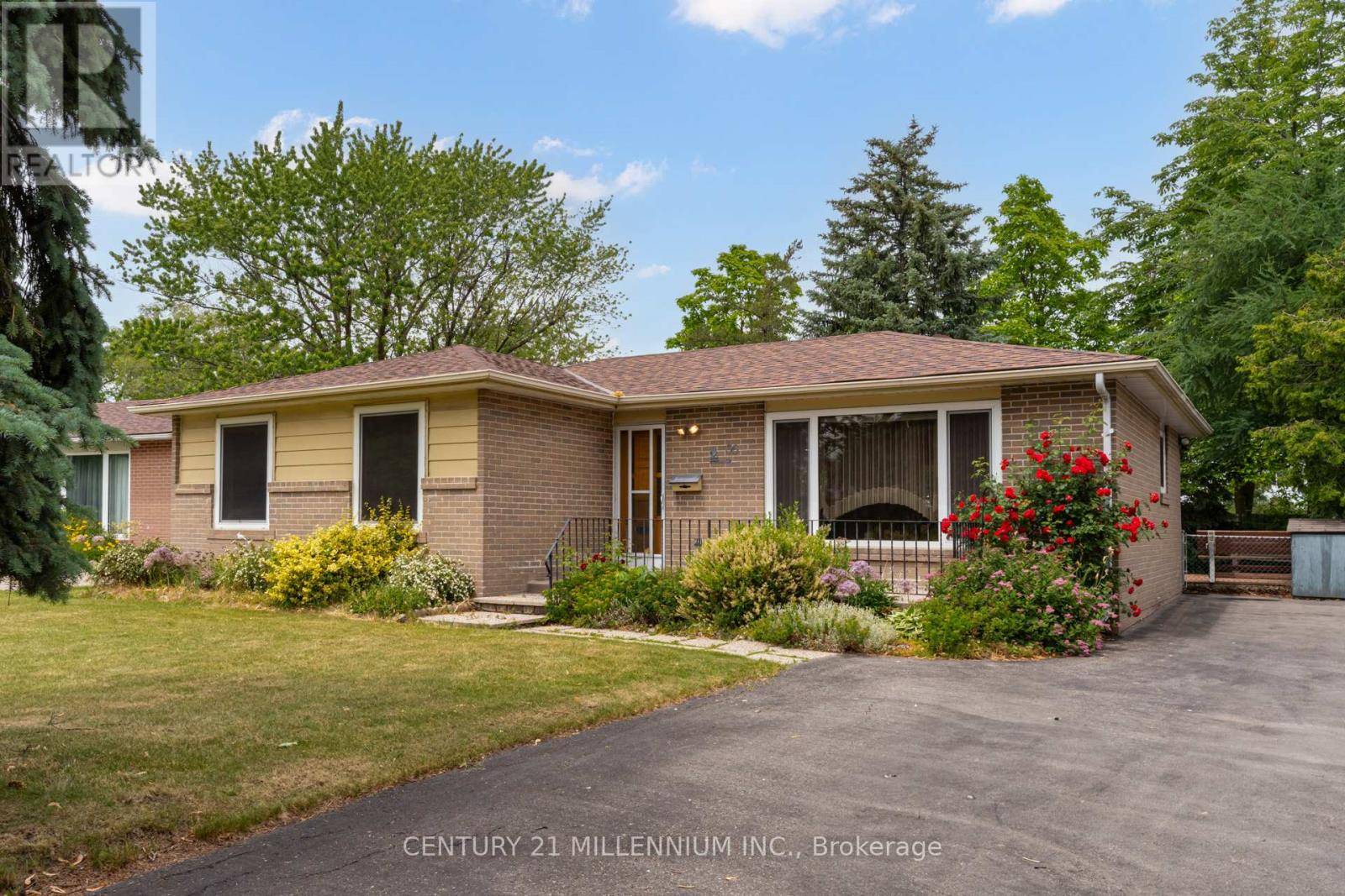 Brampton (southgate), ON L6T3R2,36 DUNBLAINE CRESCENT