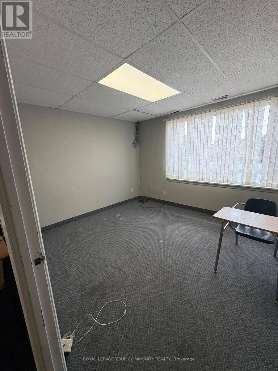 Toronto (thistletown-beaumonde Heights), ON M9V1A7,964 Albion RD #101