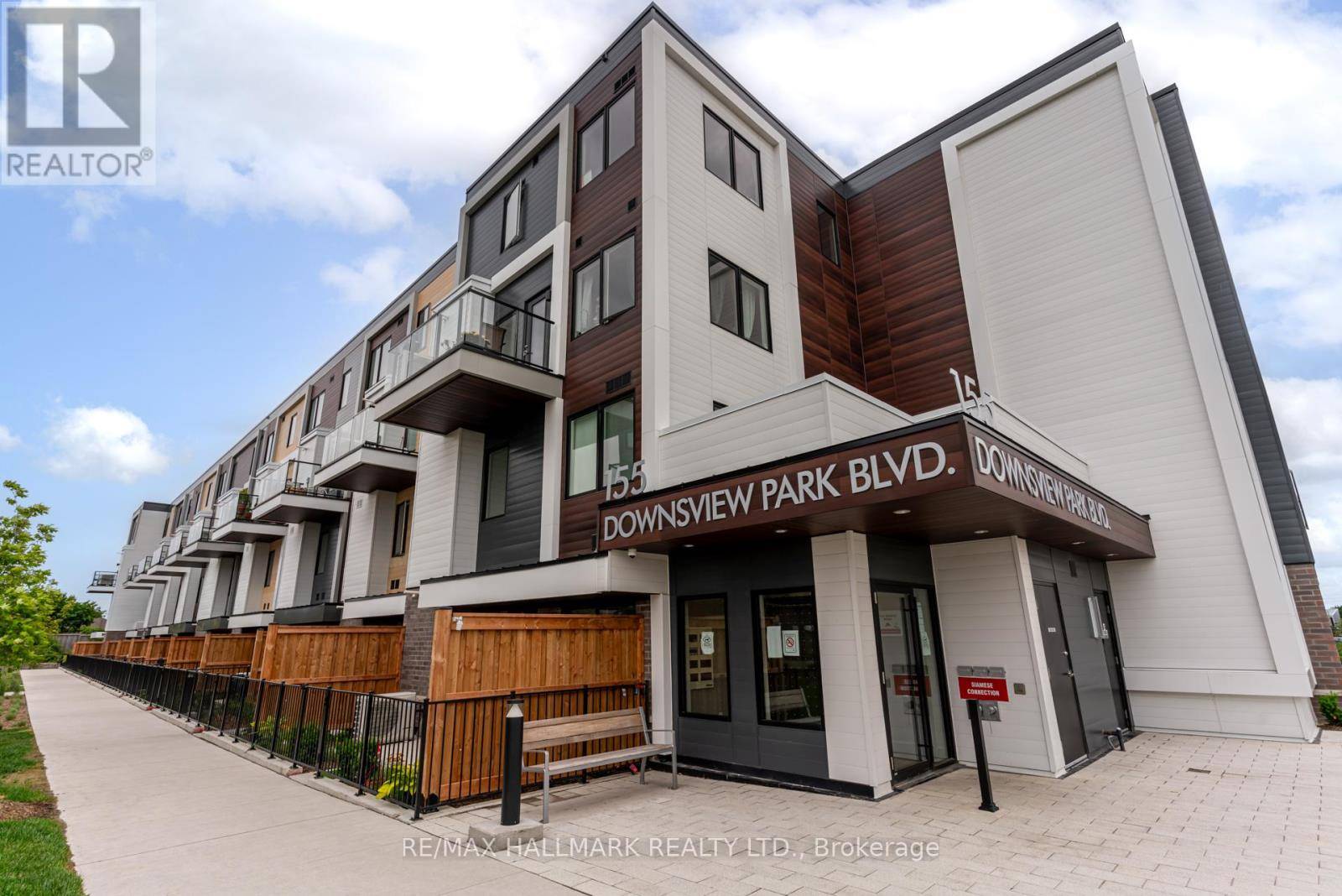 Toronto (downsview-roding-cfb), ON M3K0E3,155 Downsview Park BLVD #101