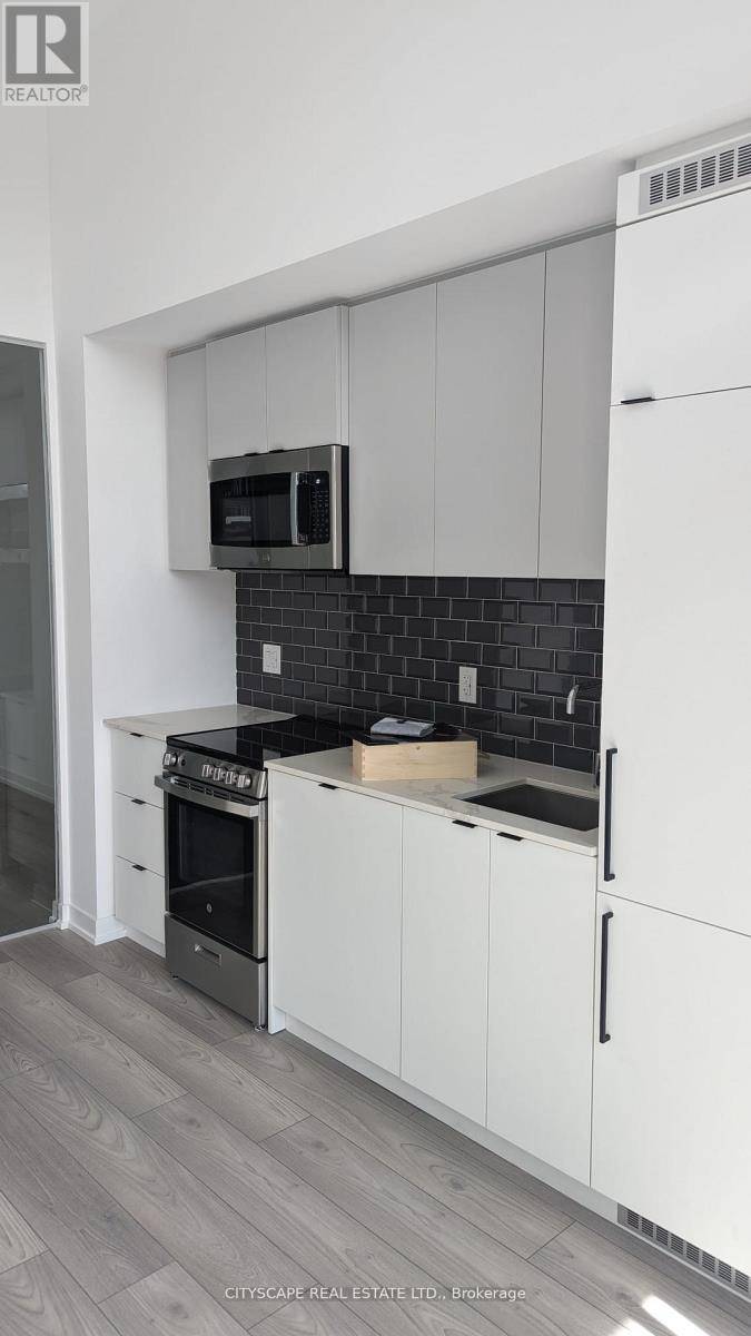 Toronto (south Parkdale), ON M6K1Z7,285 Dufferin ST #217