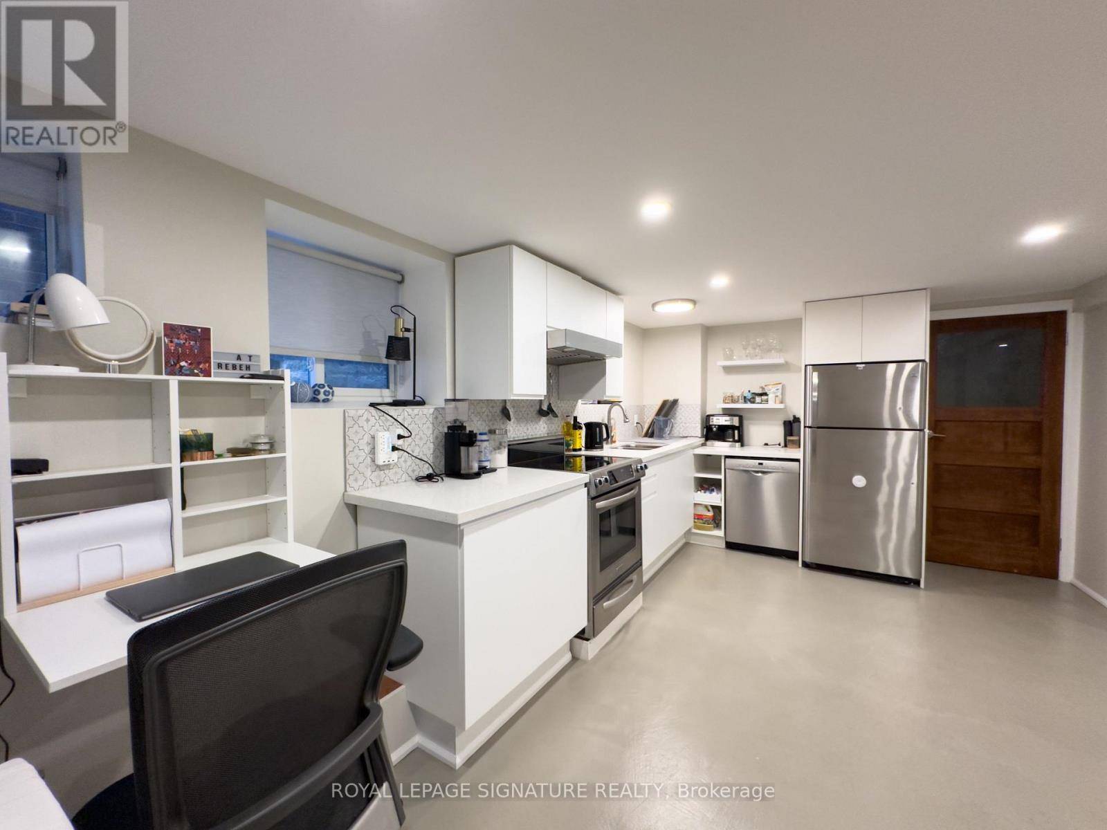 Toronto (south Parkdale), ON M6K3B8,30 Triller AVE #Bsmt B