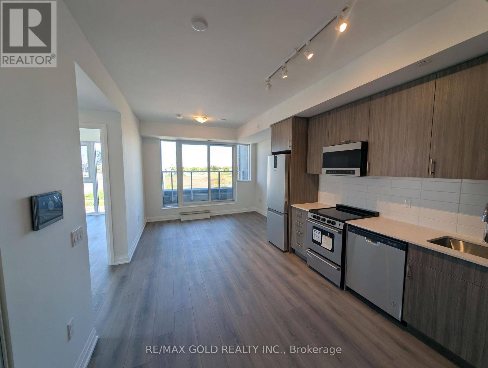 Oakville (jm Joshua Meadows), ON L6H7X8,412 Silver Maple RD #215