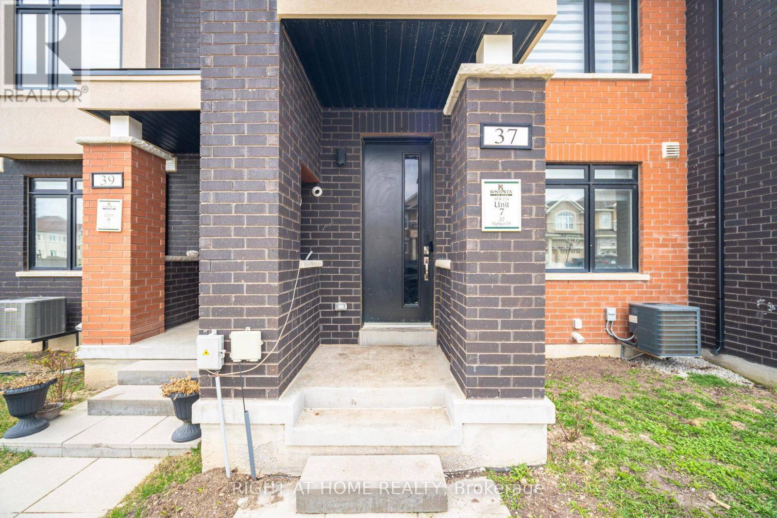 Brampton (northwest Brampton), ON L7A5A1,37 NIGHTJAR DRIVE