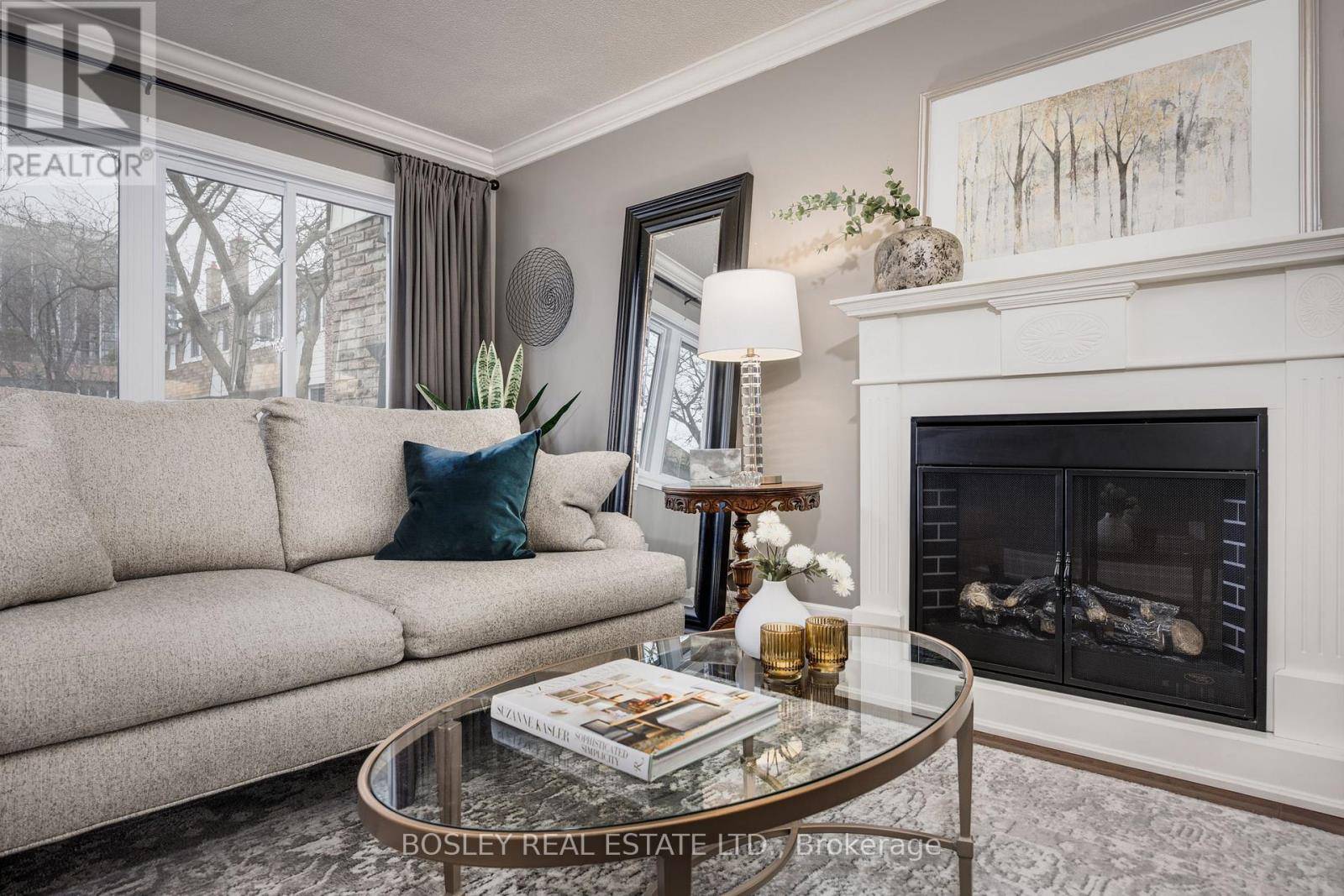 Oakville (br Bronte), ON L6L1B7,2098 Marine DR West #3