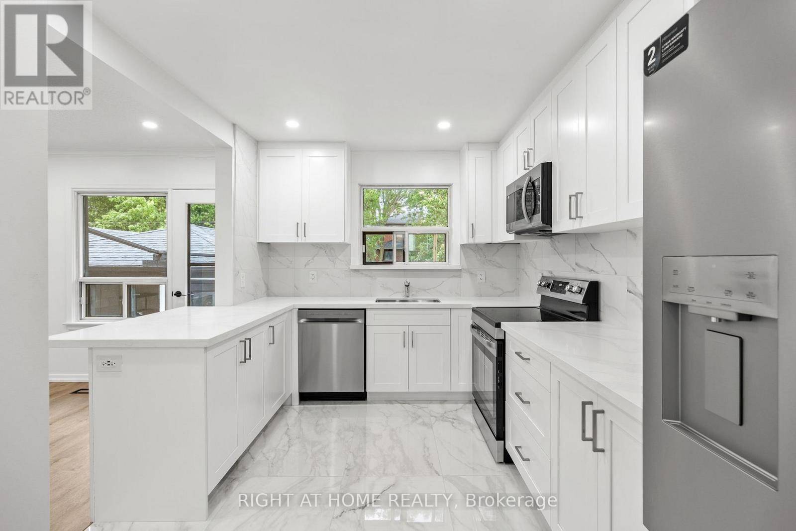 Toronto (rustic), ON M6L1Z4,53 LAWNSIDE DRIVE
