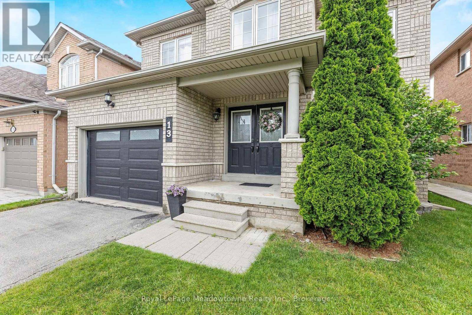 Milton (de Dempsey), ON L9T5P8,13 ROBARTS DRIVE
