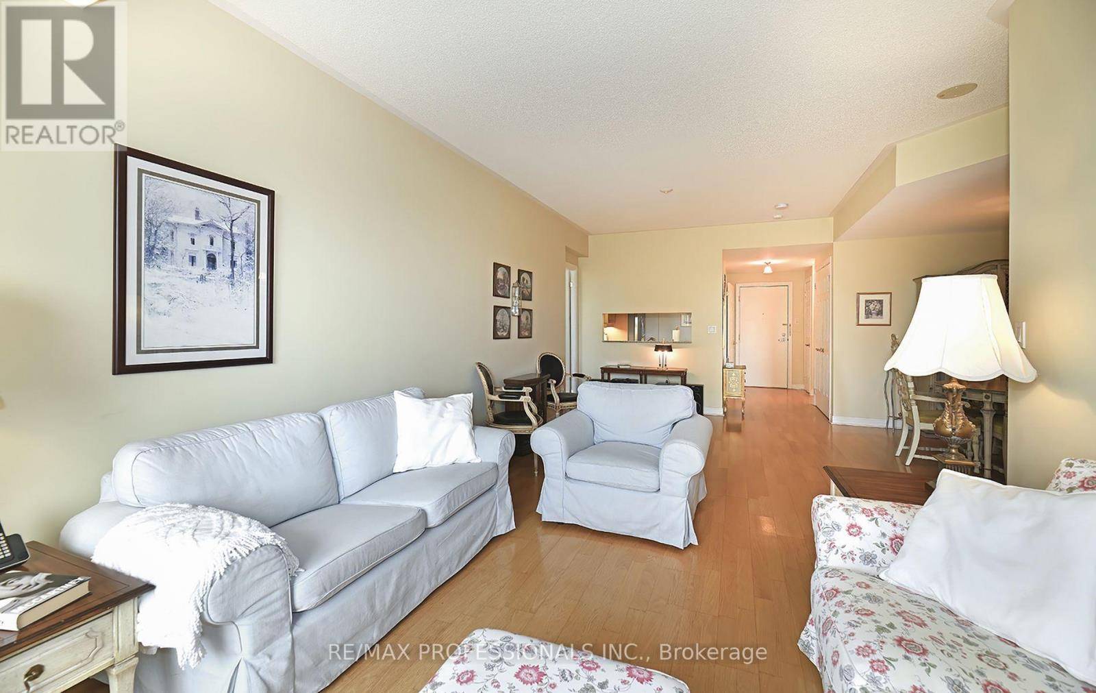 Toronto (stonegate-queensway), ON M8X1C9,3085 Bloor ST West #504