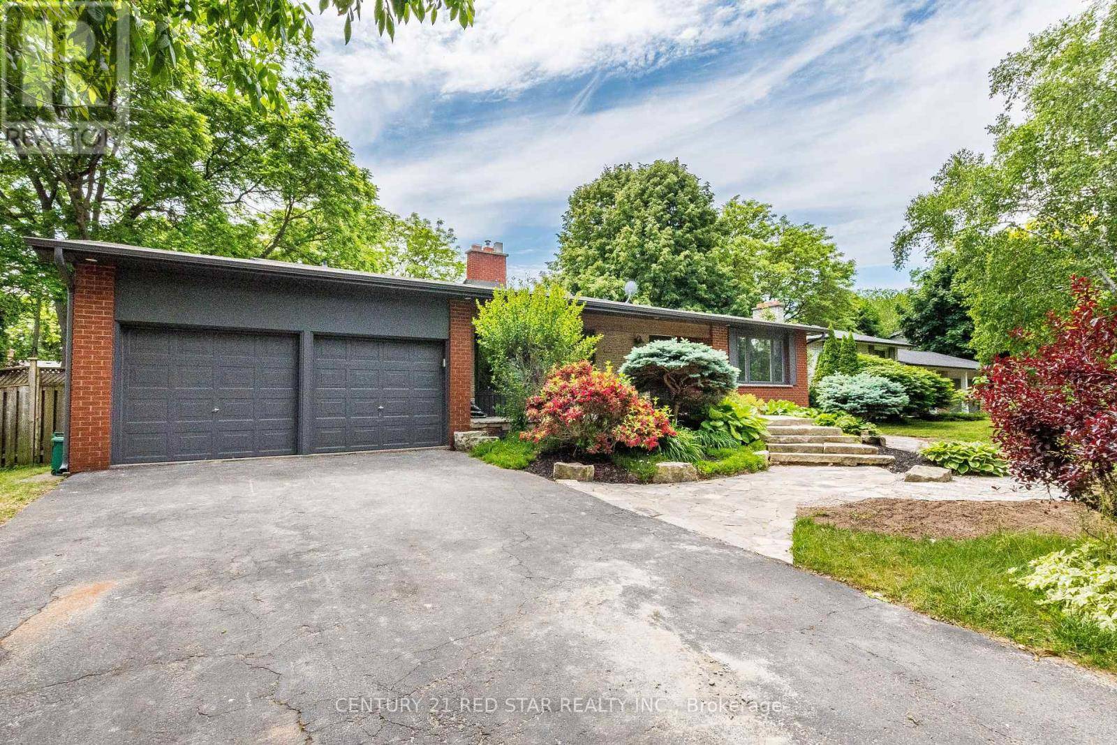 Oakville (sw Southwest), ON L6L1X3,1448 WILLOWDOWN ROAD
