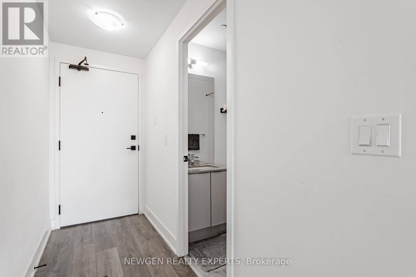 Oakville (ro River Oaks), ON L6H3R7,2481 Taunton RD #1310