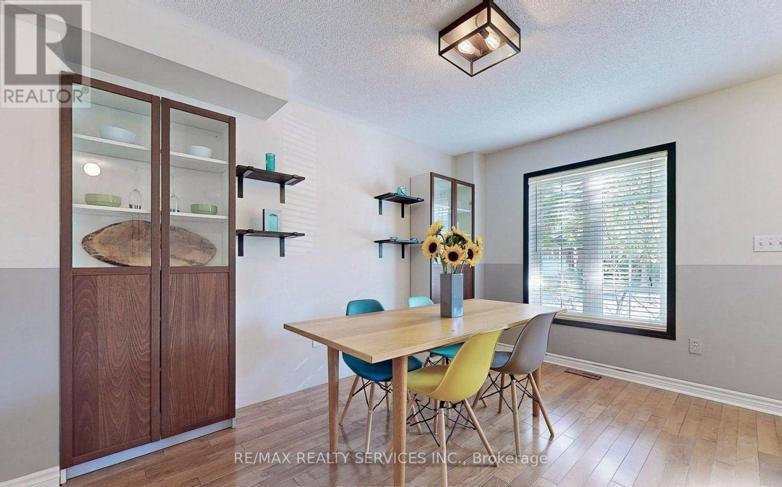 Brampton (heart Lake East), ON L6Z4W4,16 FAIRWAY COURT
