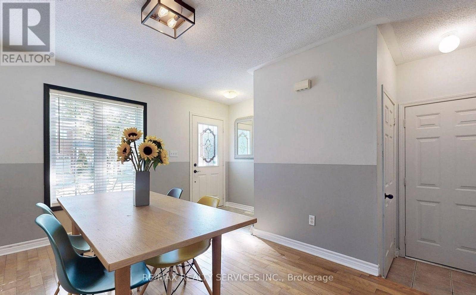 Brampton (heart Lake East), ON L6Z4W4,16 FAIRWAY COURT