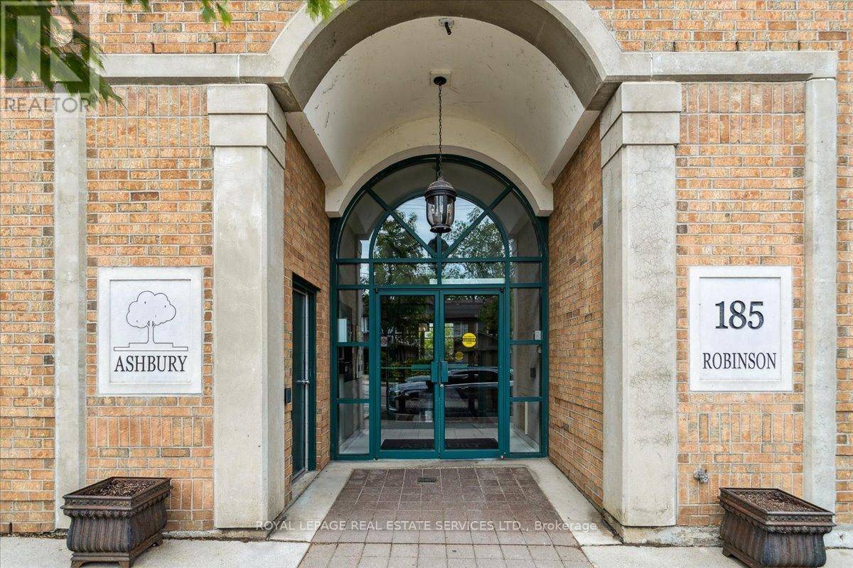 Oakville (oo Old Oakville), ON L6J7P6,185 Robinson ST #417