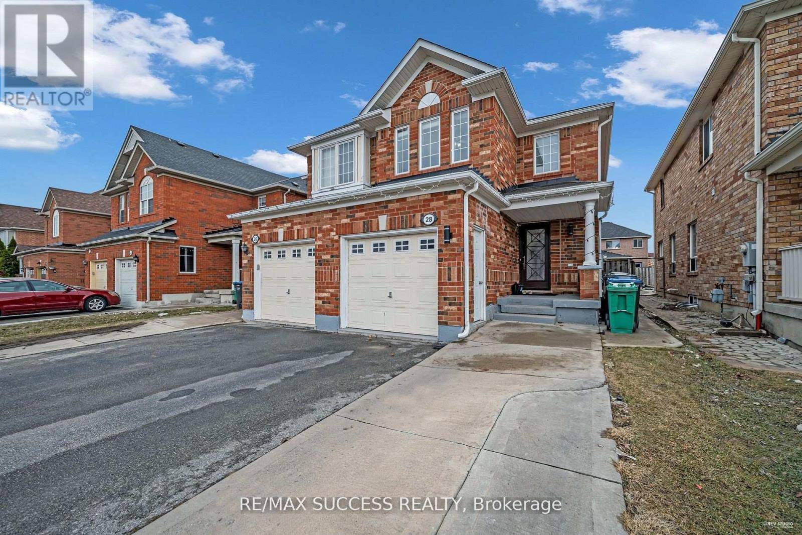 Brampton (gore Industrial North), ON L6S6L7,28 HERDWICK STREET