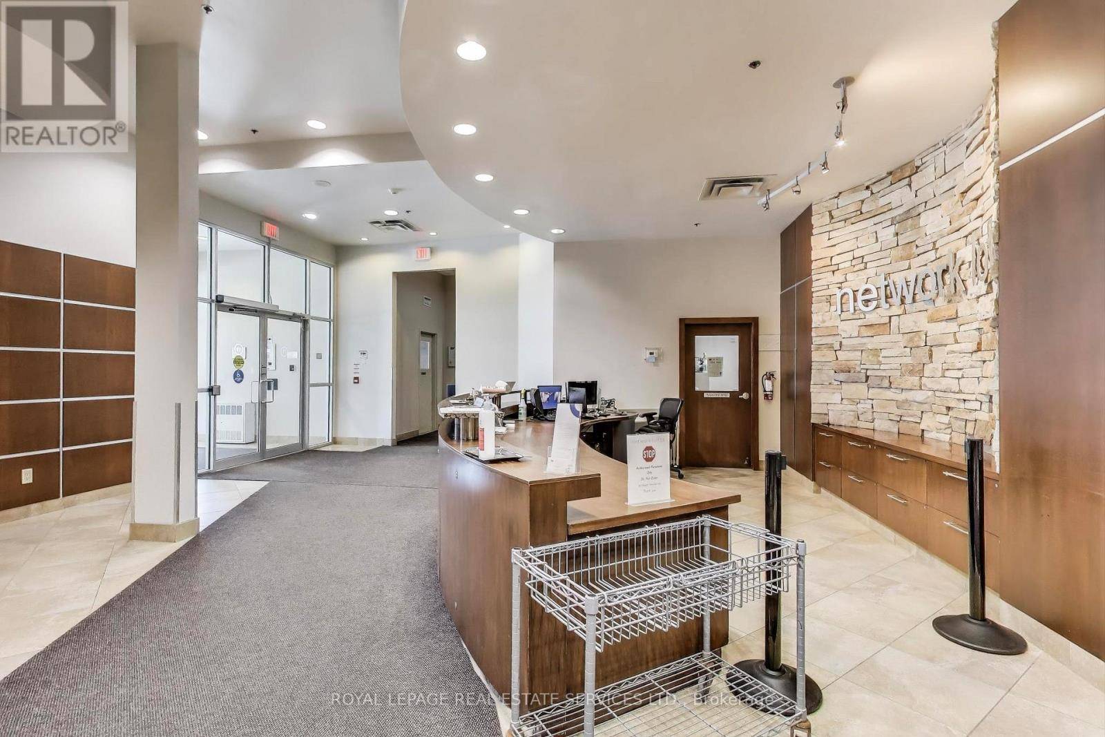 Toronto (islington-city Centre West), ON M8Z0B9,2 Fieldway RD #507