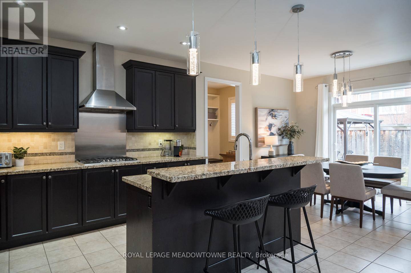 Milton (sc Scott), ON L9T7X9,476 LAUNDON TERRACE