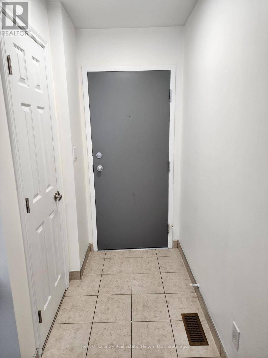 Milton (om Old Milton), ON L9T1S2,158 MILL ST #102