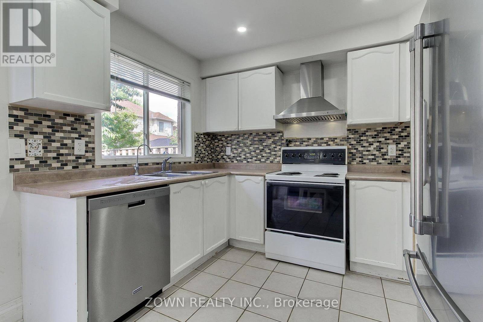 Oakville (wm Westmount), ON L6M4X2,2310 GRAND OAK TRAIL