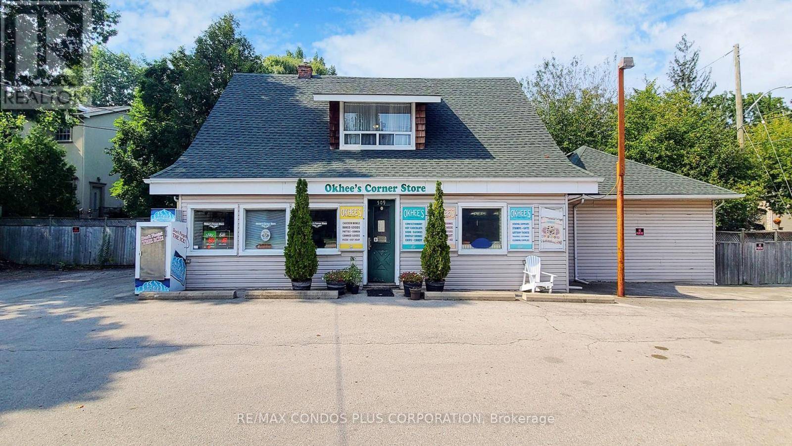 Oakville (sw Southwest), ON L6K1G6,509 LAKESHORE ROAD W