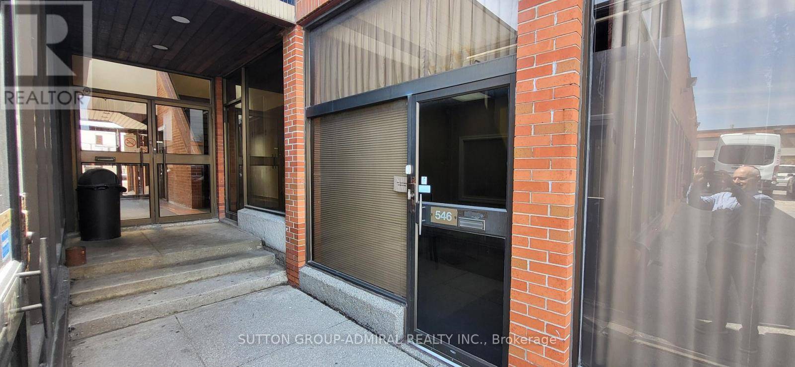 Toronto (york University Heights), ON M3J2T9,546 CHAMPAGNE DRIVE