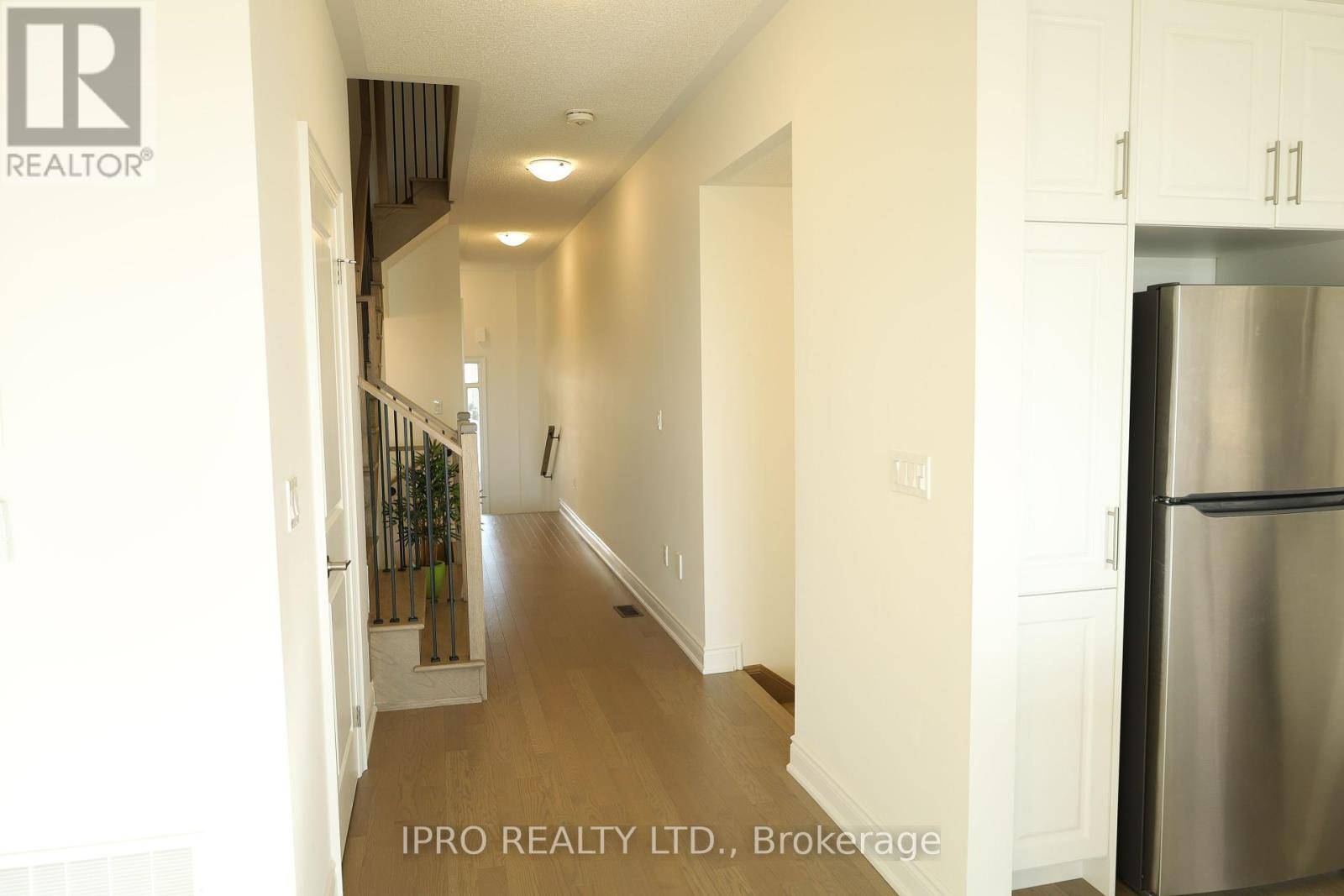 Brampton (bram West), ON L6Y6K9,102 BERMONDSEY WAY