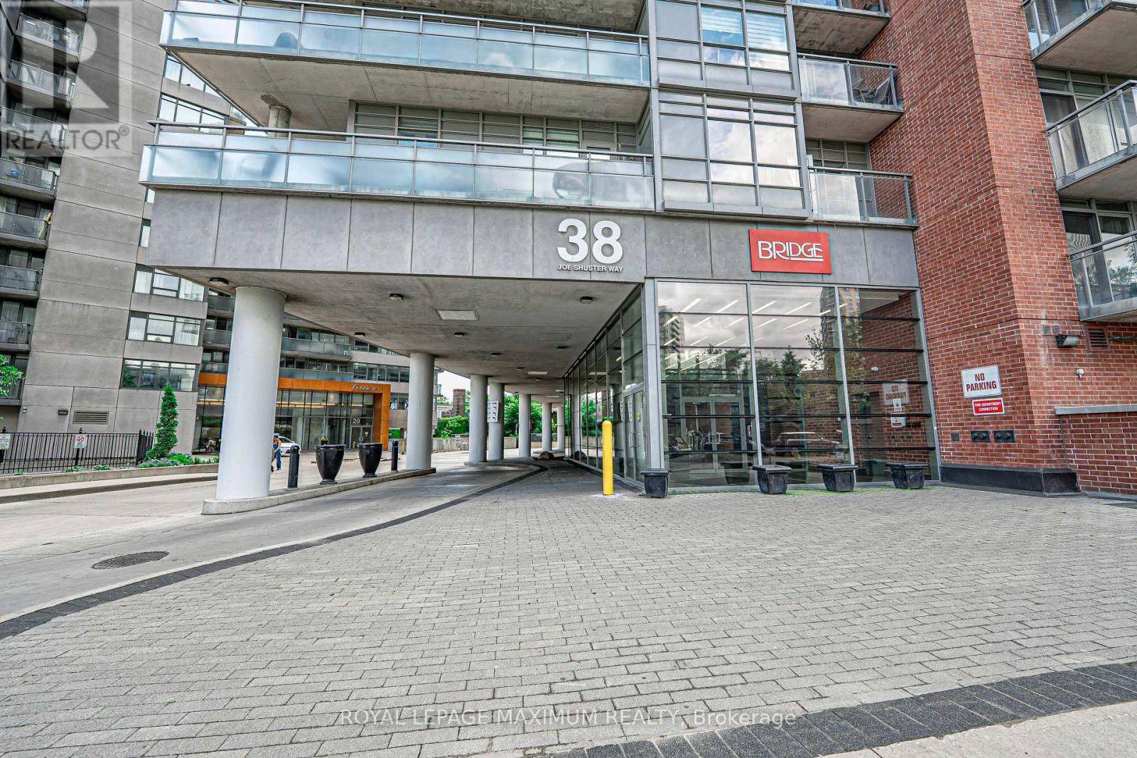 Toronto (south Parkdale), ON M6K0A5,38 Joe Shuster WAY #617