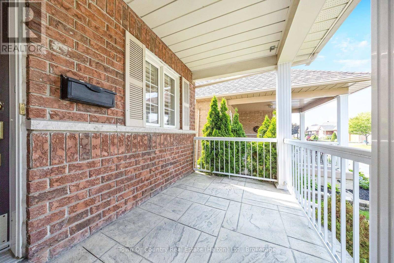 Milton (tm Timberlea), ON L9T5X3,330 CENTENNIAL FOREST DRIVE