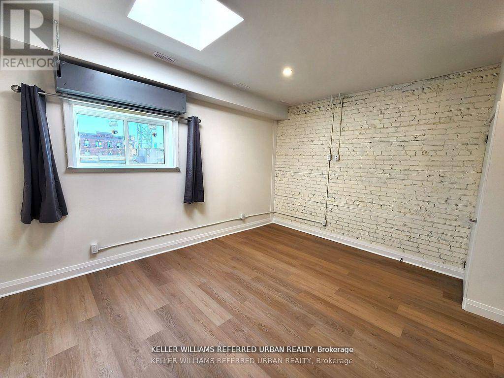 Toronto (dovercourt-wallace Emerson-junction), ON M6H1L8,998 Bloor ST West #3