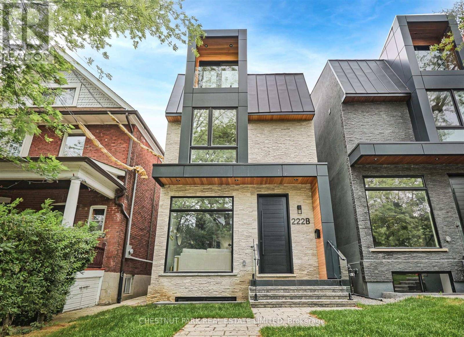 Toronto (high Park-swansea), ON M6R1G7,222B PEARSON AVENUE