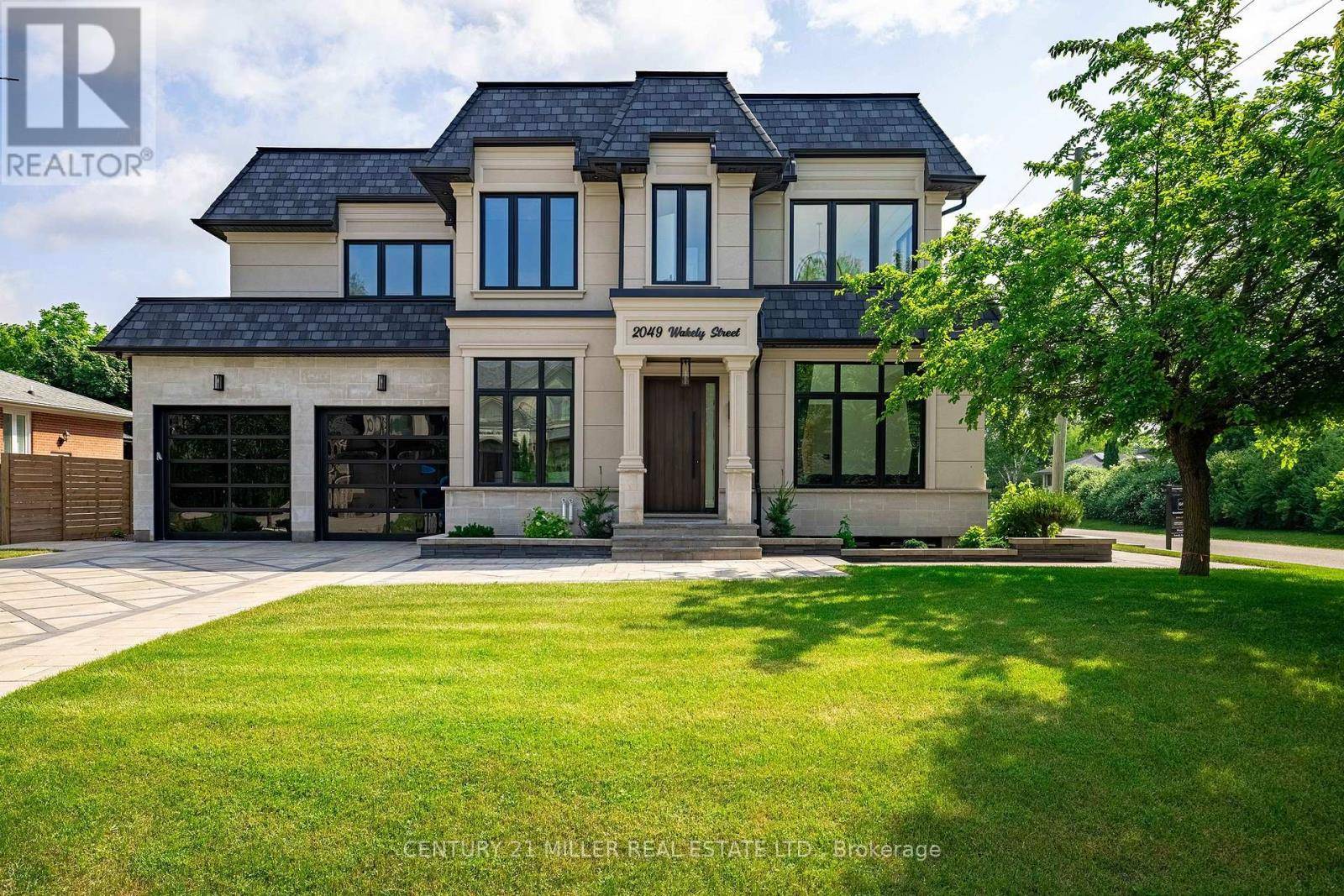 Oakville (wo West), ON L6L2K3,2049 WAKELY STREET