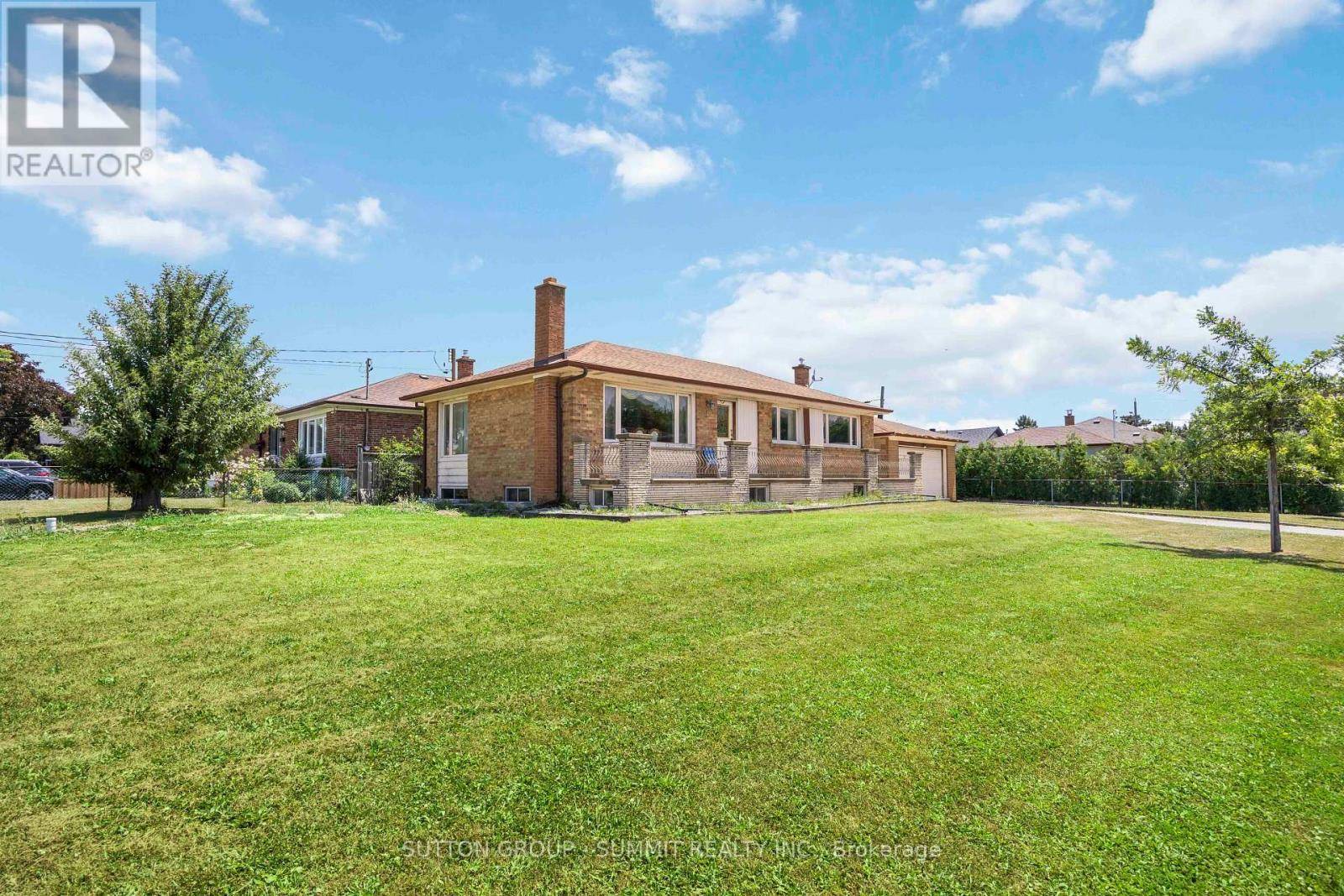 Toronto (downsview-roding-cfb), ON M3K1C7,1 DEVERELL CRESCENT