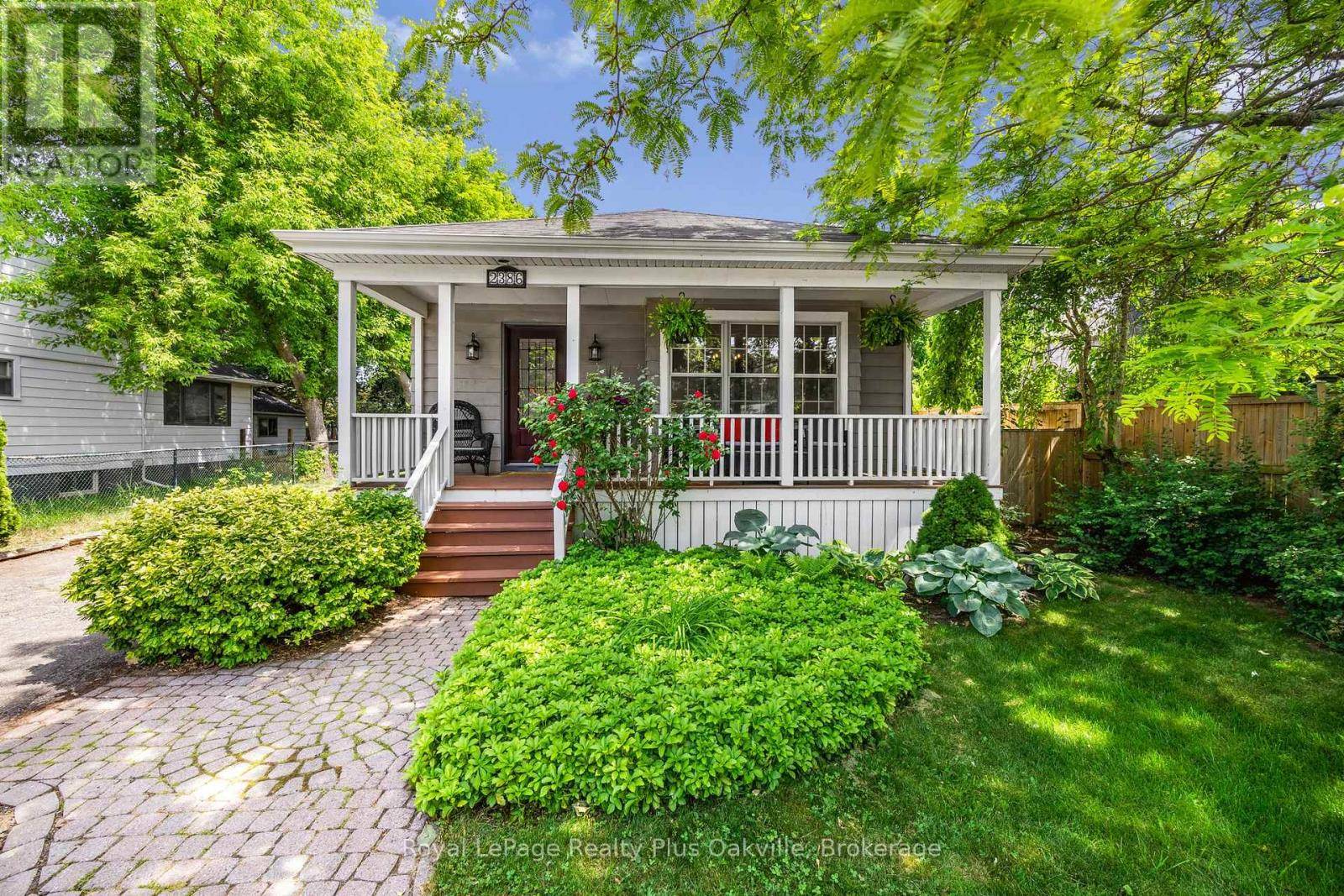 Oakville (br Bronte), ON L6L2A9,2386 REBECCA STREET