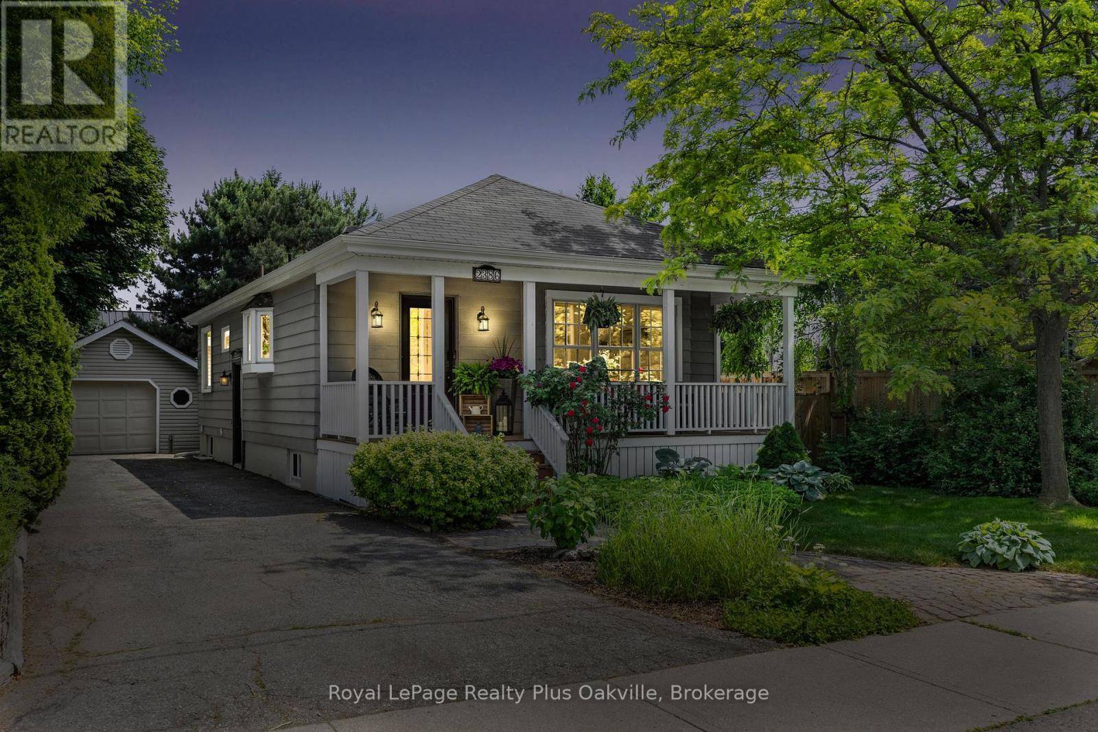 Oakville (br Bronte), ON L6L2A9,2386 REBECCA STREET