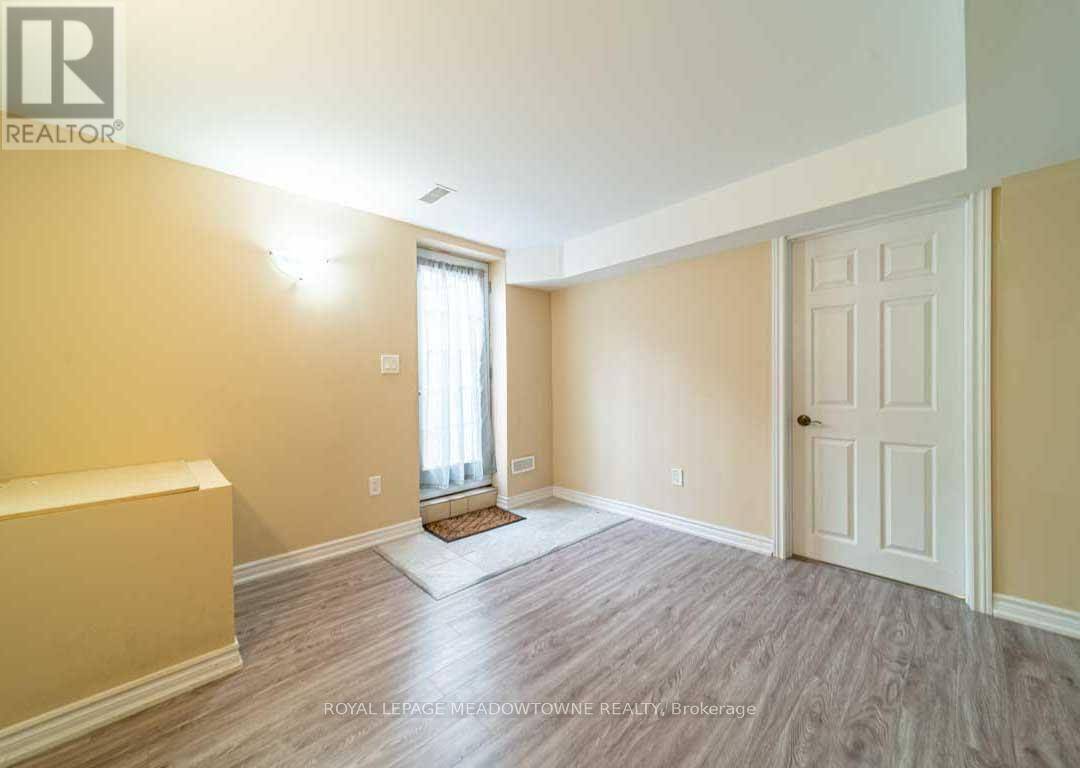 Milton (be Beaty), ON L9T6A7,1036 YATES DRIVE
