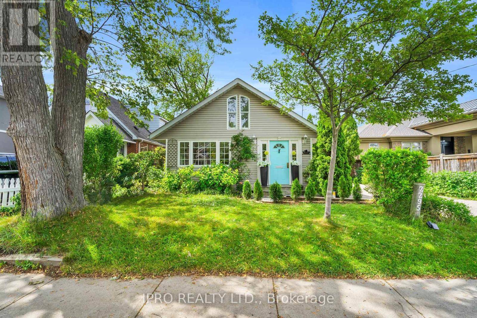 Oakville (br Bronte), ON L6L1N7,2295 BELYEA STREET