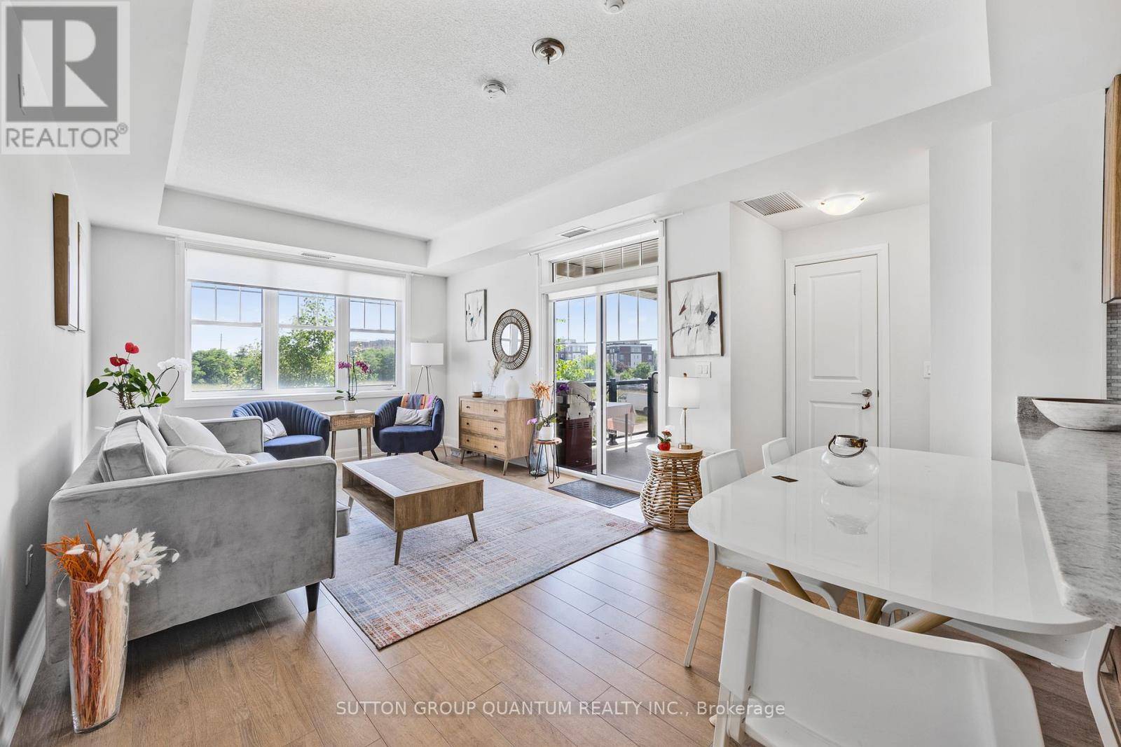 Oakville (ro River Oaks), ON L6H7K3,275 Roxton RD #201