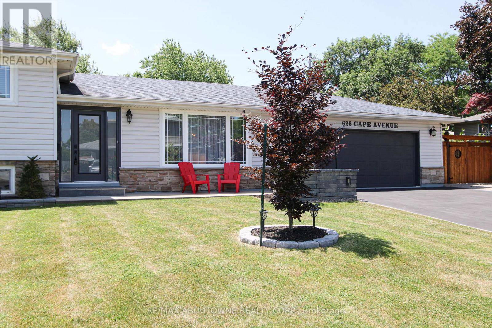 Burlington (appleby), ON L7L4M6,626 CAPE AVENUE
