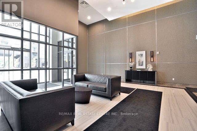 Oakville (wm Westmount), ON L6M0Y5,2490 Old Bronte RD #318